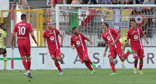 soi-keo-tran-dau-giua-hai-doi-tuyen-as-roma-vs-monza-0145-ngay-31-08-2022-serie-a